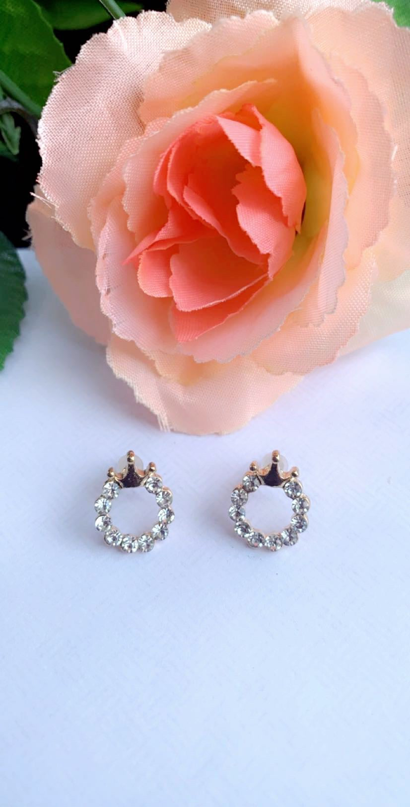 Crowned post earrings