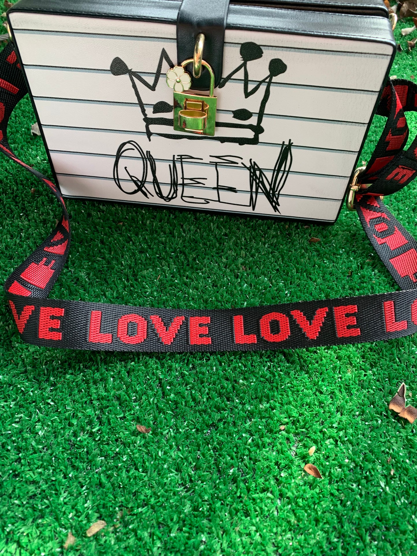 Queen Purse